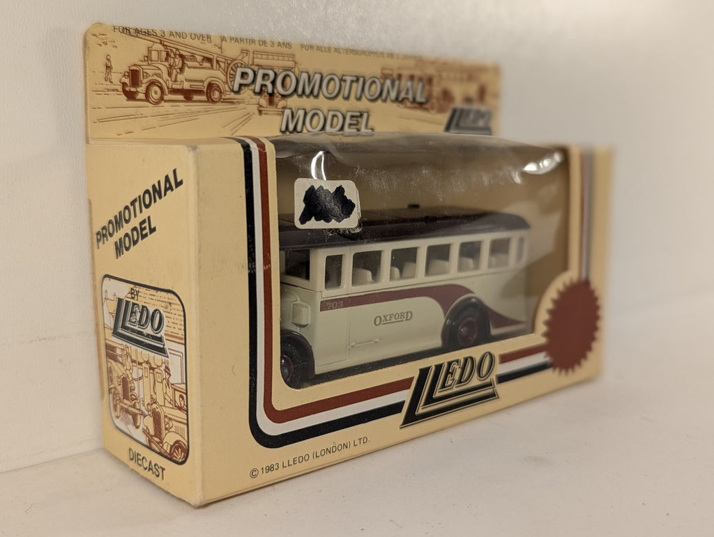 Lledo Oxford Single Deck Bus Die-cast Model Bus 703 Oxford (Cream and Maroon)