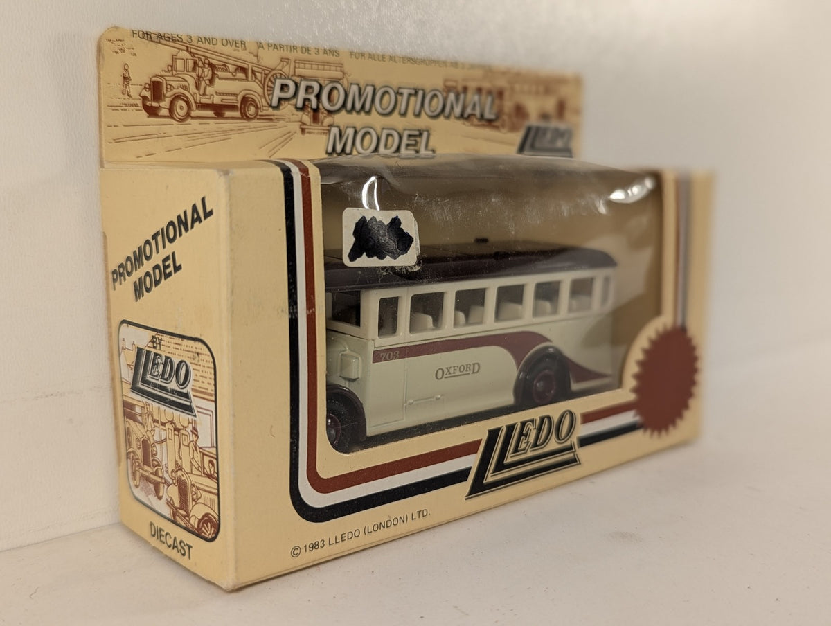 Lledo Oxford Single Deck Bus Die-cast Model Bus 703 Oxford (Cream and Maroon)