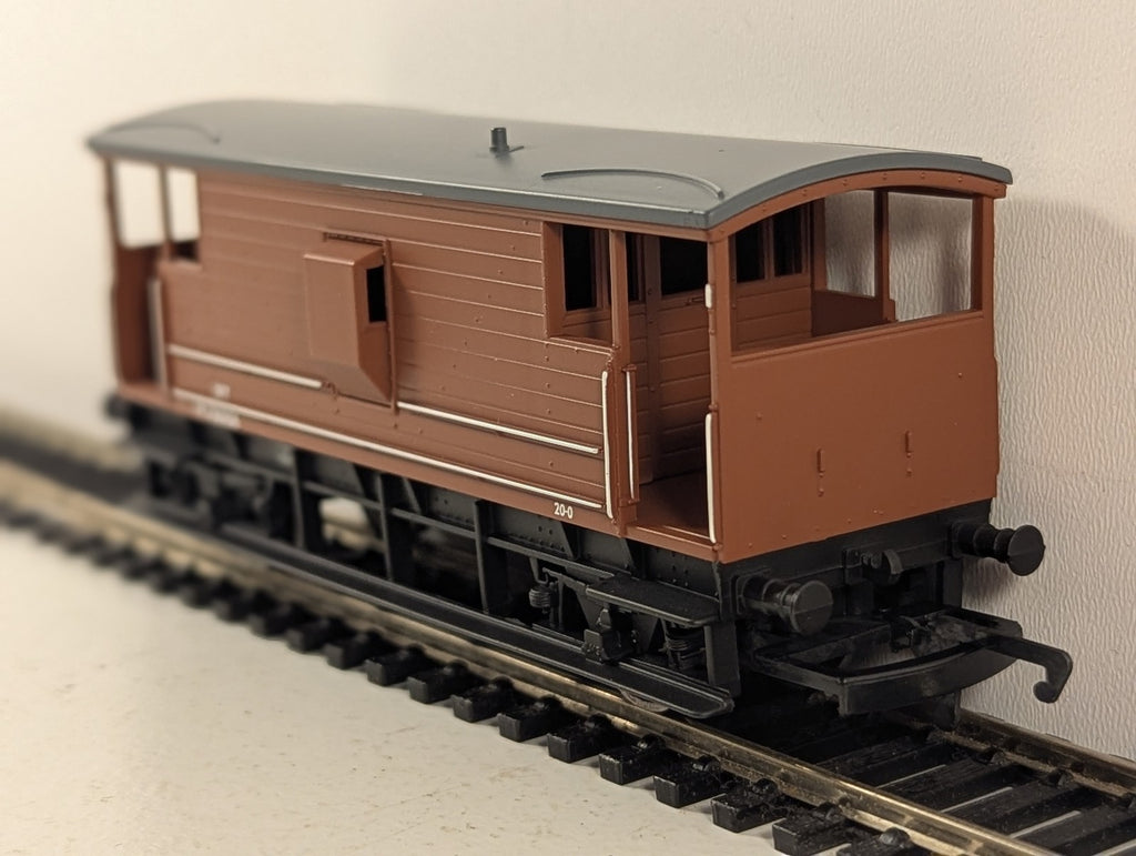 Hornby OO Gauge BR (ex LMS) 20 Ton Brake Van M730106 BR Bauxite R6145A