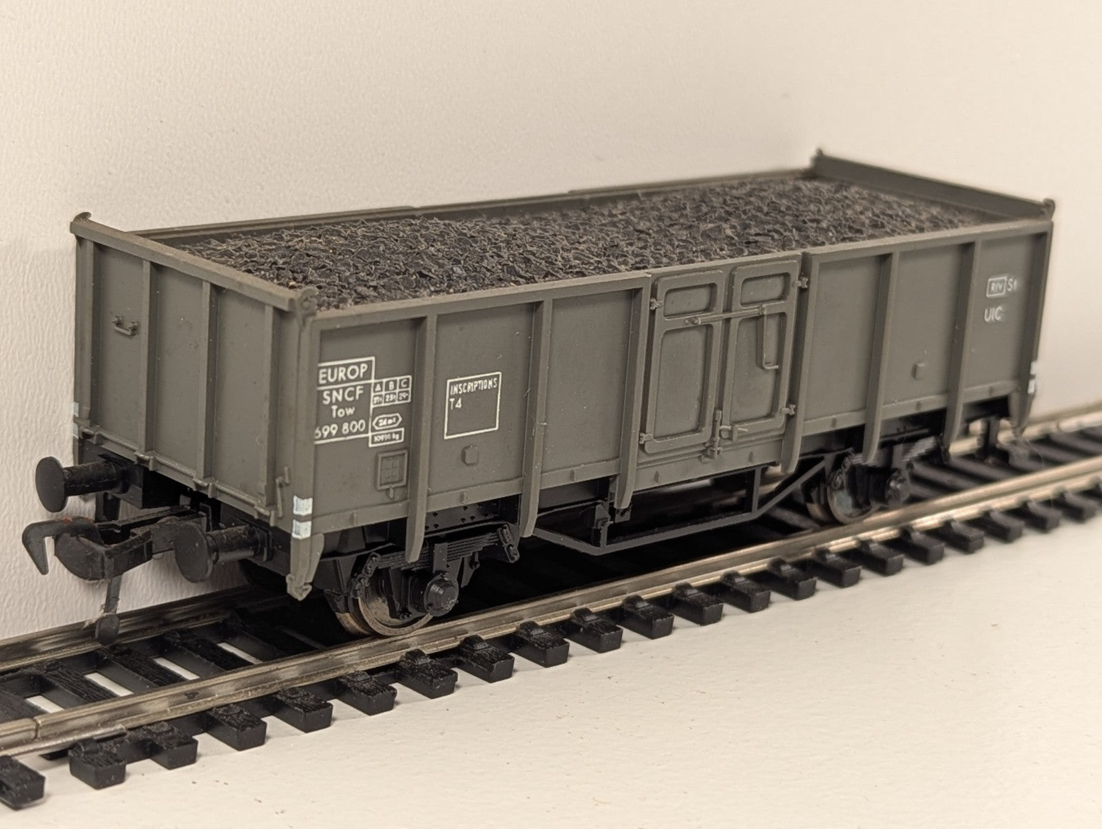 Fleischmann 5206 Gondola Wagon with Coal Load – SNCF – Epoch III