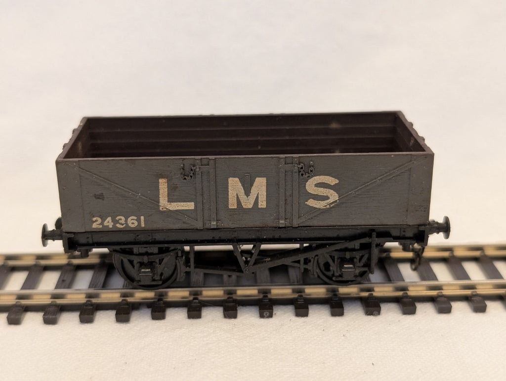 Mainline OO Gauge LMS 5 Plank Wagon Goods Wagon 24361 LMS Grey