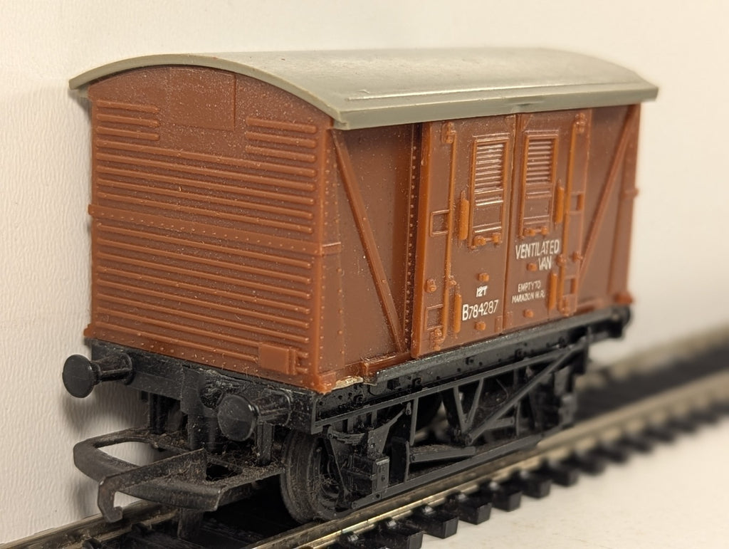 Hornby OO Gauge BR 12T Ventilated Van 'Marazion' Goods Wagon B78428