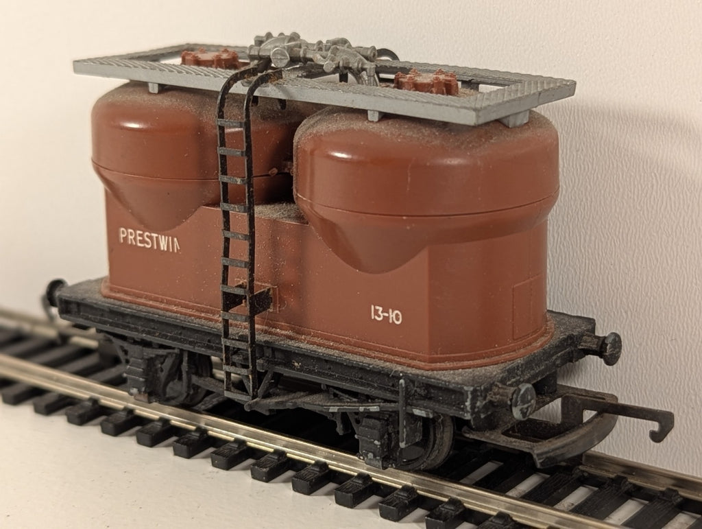 Wrenn 20-Ton Prestwin Twin Silo Wagon OO Gauge