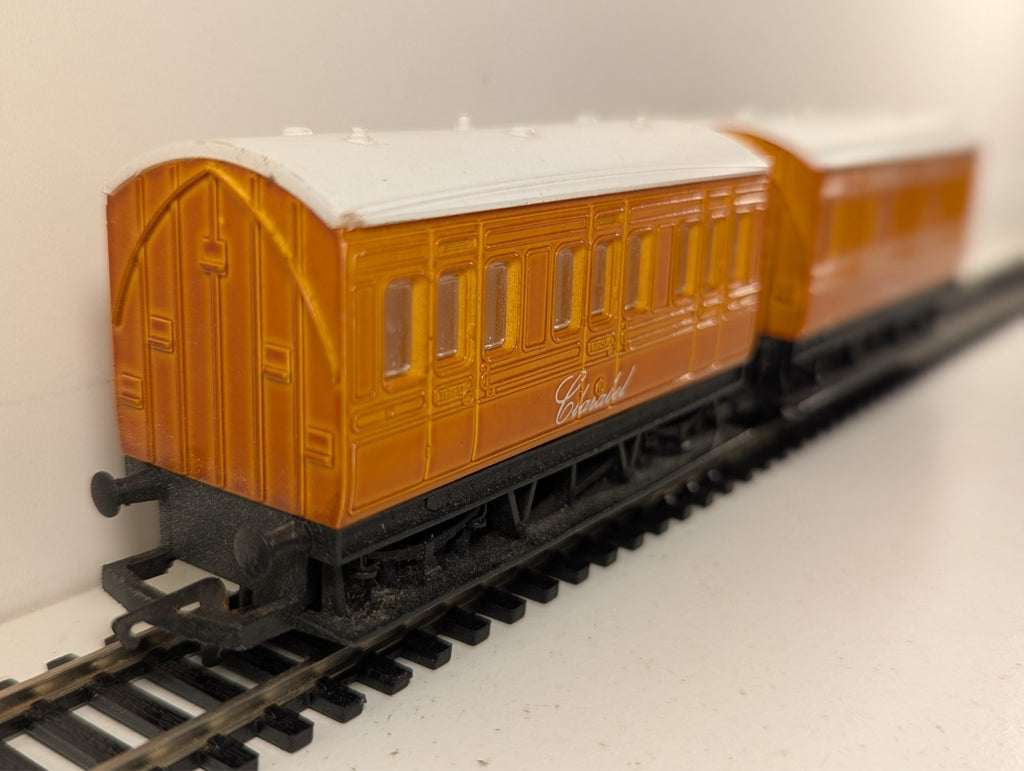 Hornby R9293 Annie & Clarabel Coaches OO Gauge