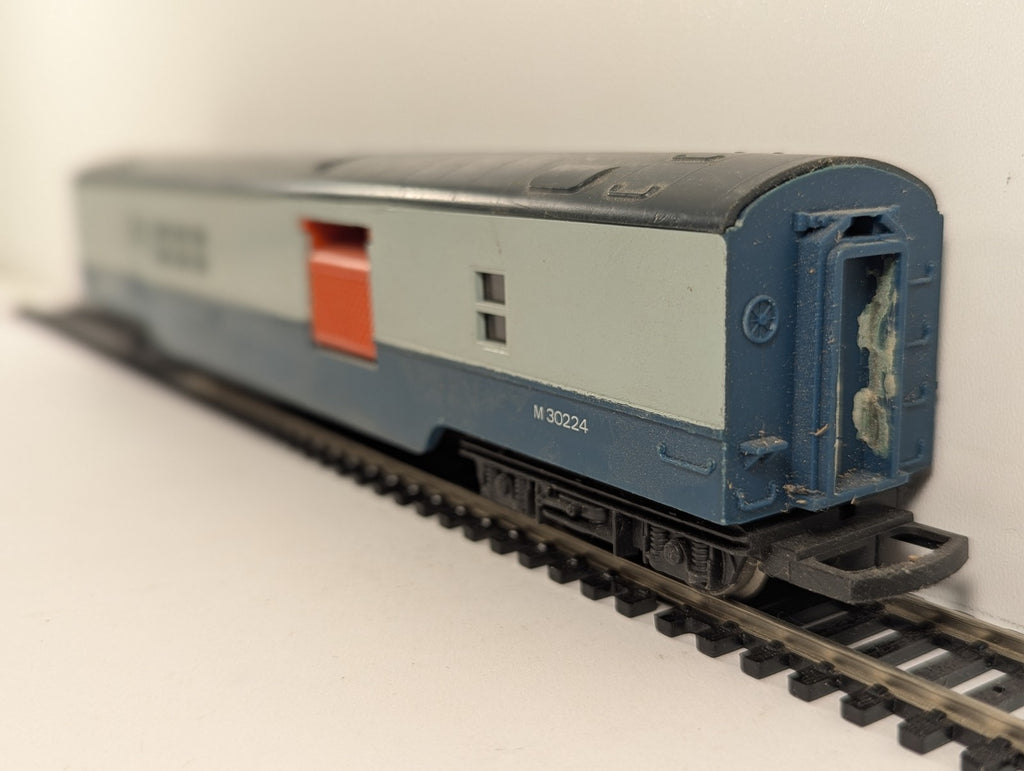 Hornby OO Gauge Operating Royal Mail Coach Passenger Coach M 30224