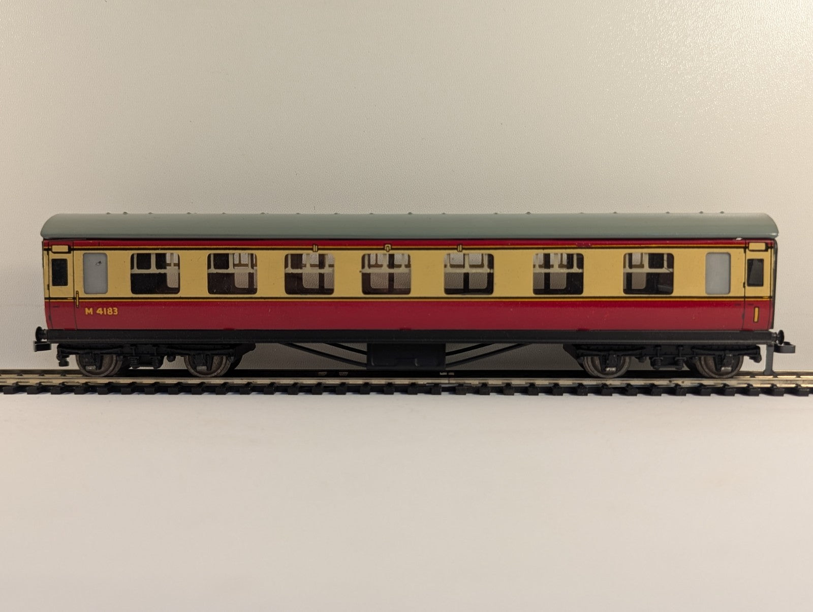 Hornby Dublo OO Gauge LMR Stanier Composite Coach - Boxed