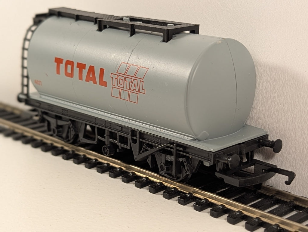 Hornby TTA Tank Wagon – Total Livery – OO Gauge