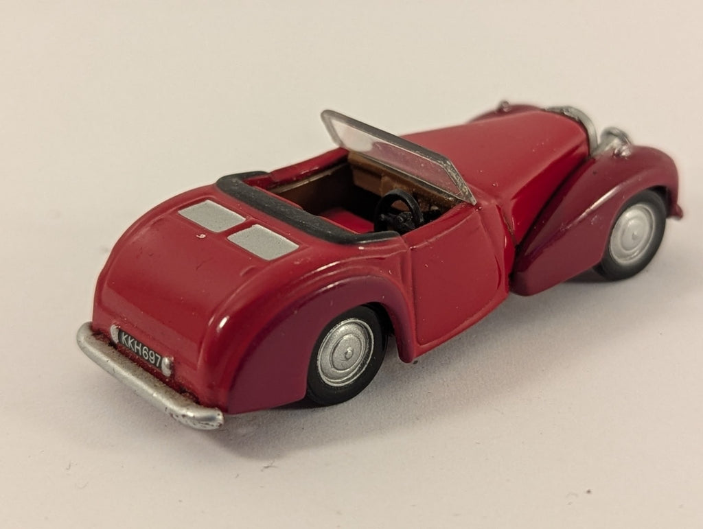 Oxford Diecast 76TR004 1:76 Triumph Roadster Maroon KKH 697