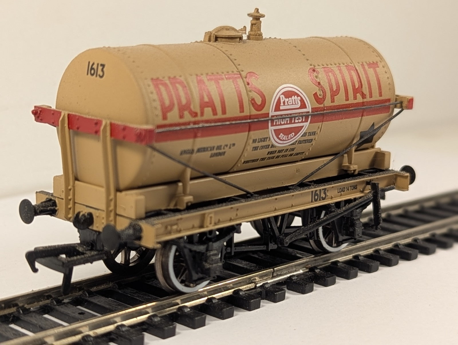 Bachmann OO Gauge 14 Ton Tank Wagon Pratts Spirit Goods Wagon 1613