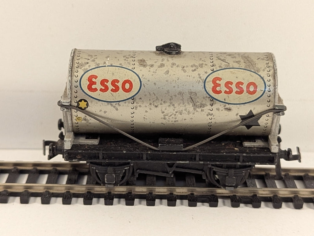 Hornby Dublo OO Gauge Esso Petrol Tank Wagon Goods Wagon Esso Silver D1