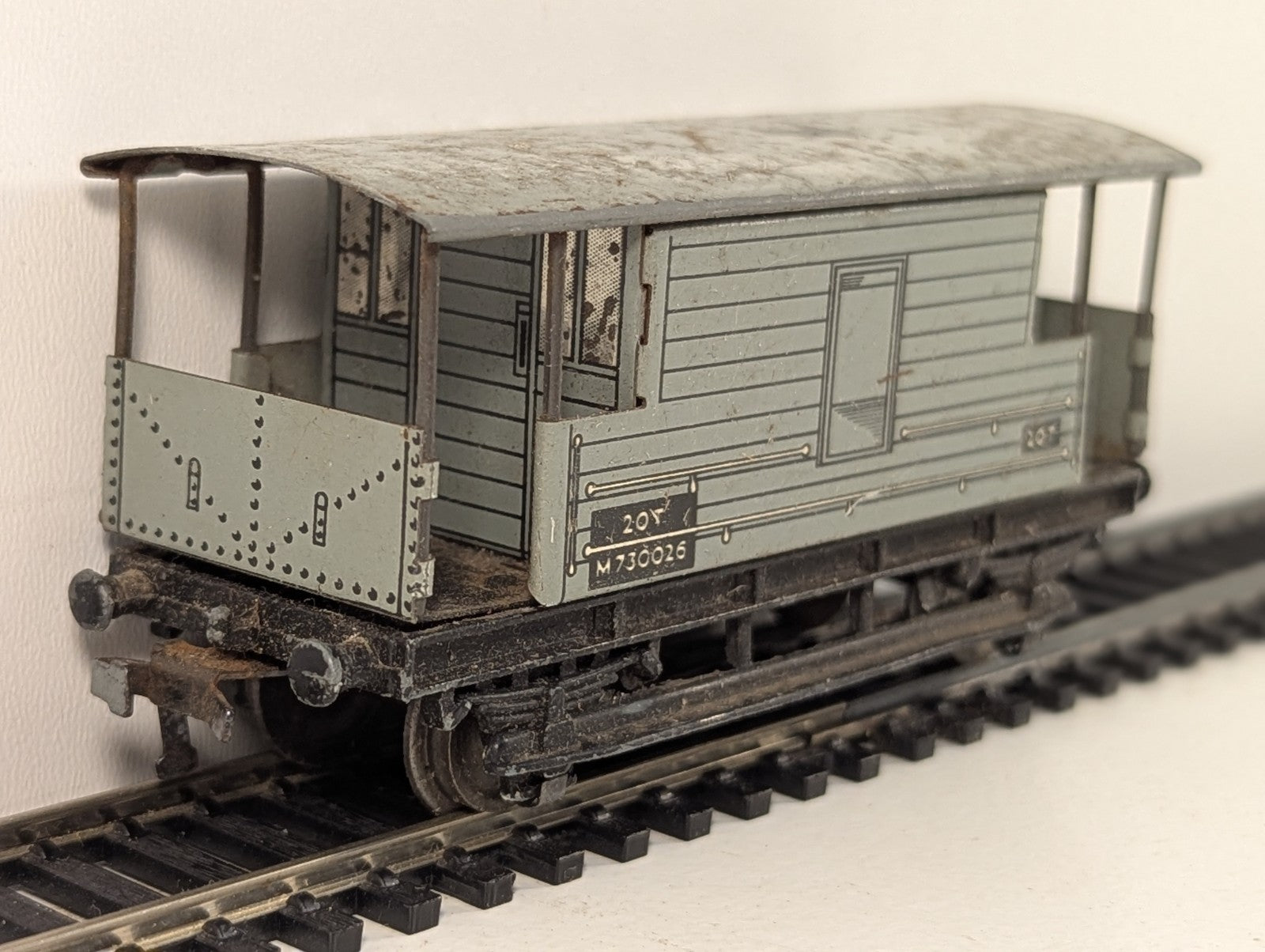 Hornby Dublo 32045 OO Gauge BR 20 Ton Brake Van