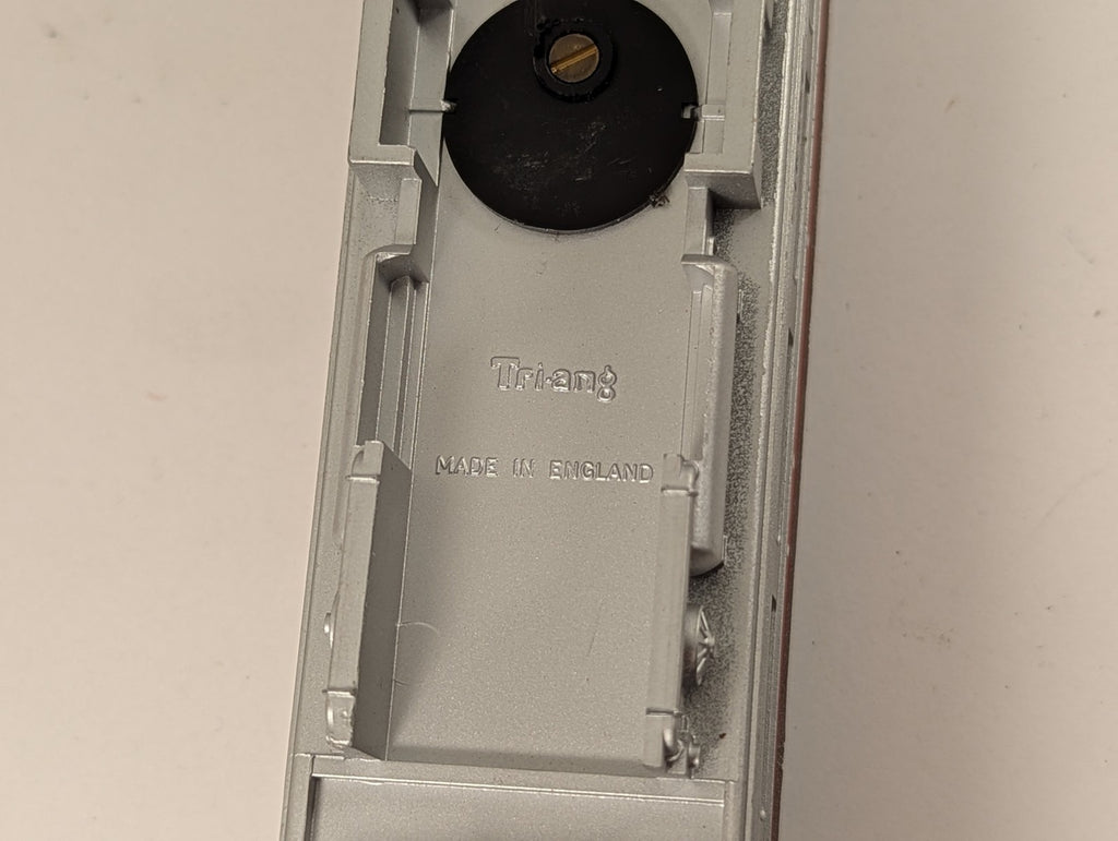 Tri-ang OO Gauge Transcontinental Passenger Coach 70831