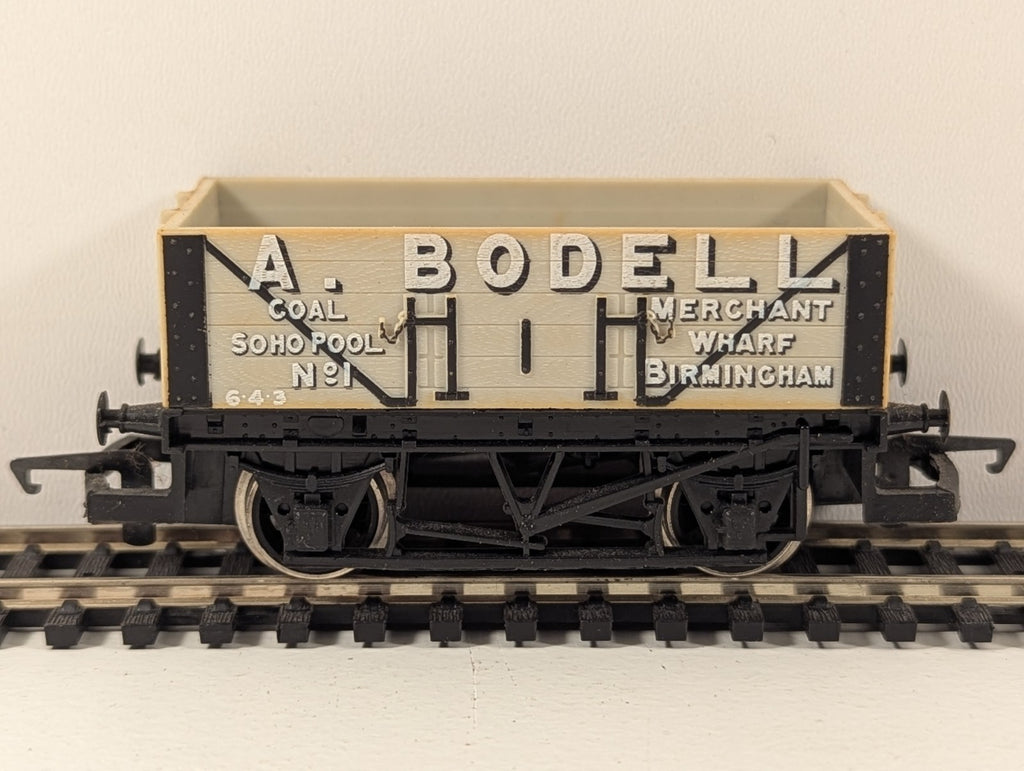 Hornby R012 OO Gauge 5-Plank Open Wagon – A. Bodell