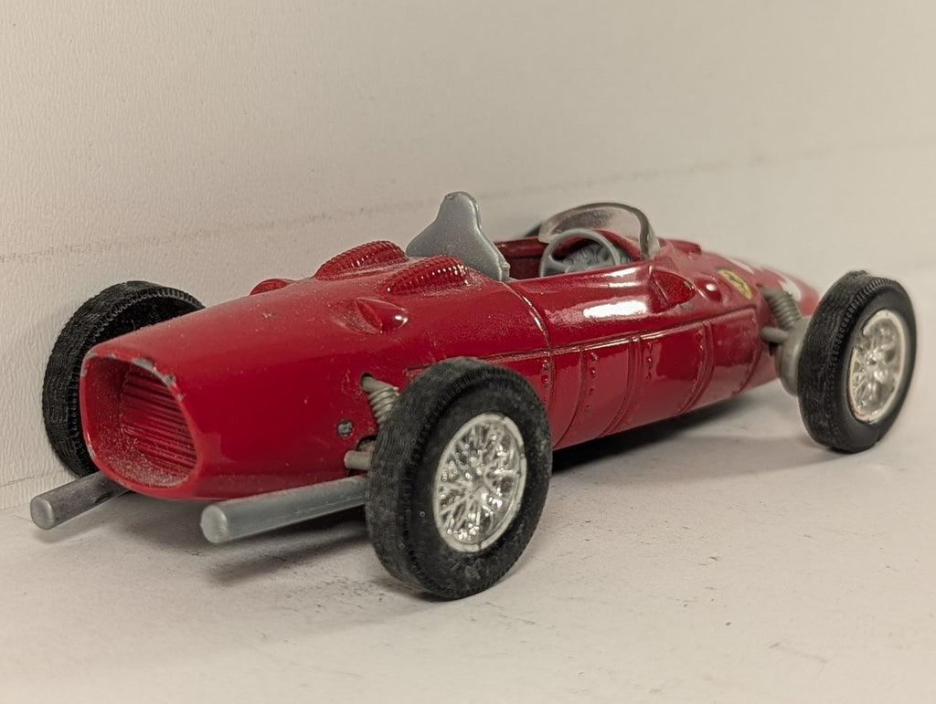 1/35 Scale Ferrari 1961 156 F1 Die-cast Car 38 Red