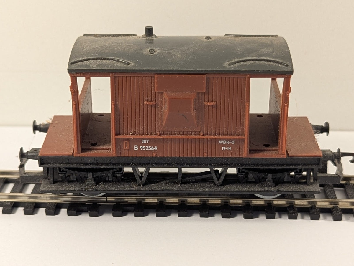 Hornby RailRoad OO Gauge BR 20 Ton Brake Van