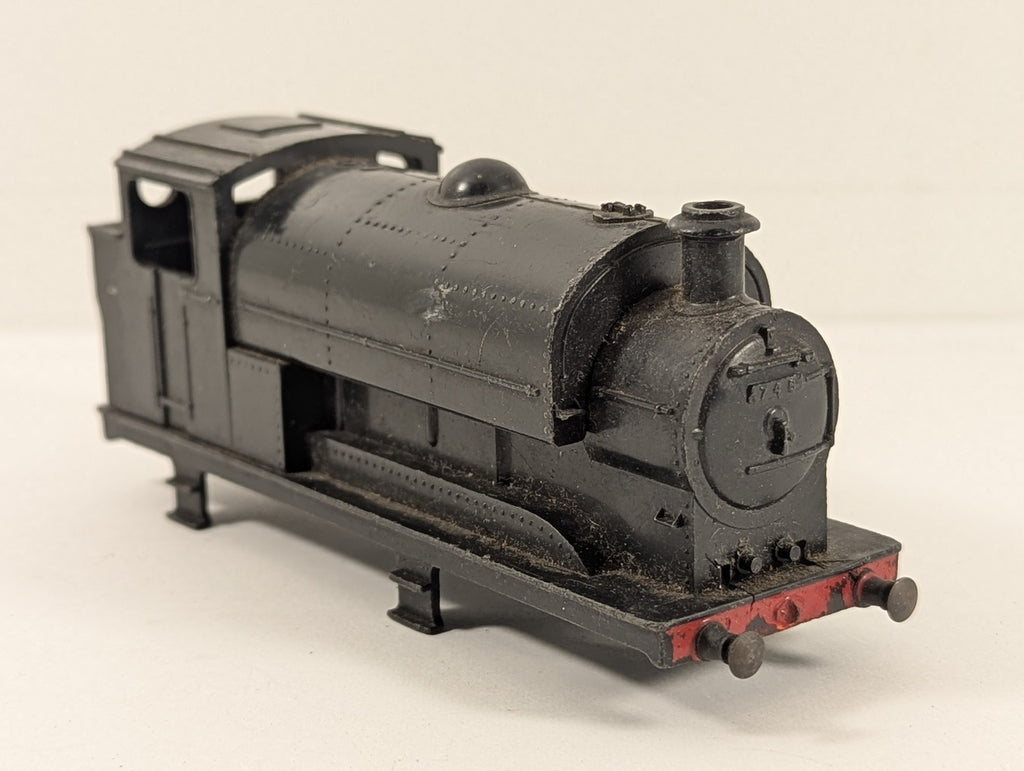 TRIANG R153 BODY for BR BLACK 0-6-0 SADDLE TANK LOCOMOTIVE 748
