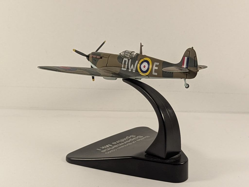 Supermarine Spitfire Mk I Die-cast Model Aircraft R6595 RAF Camouflage (DW-E)