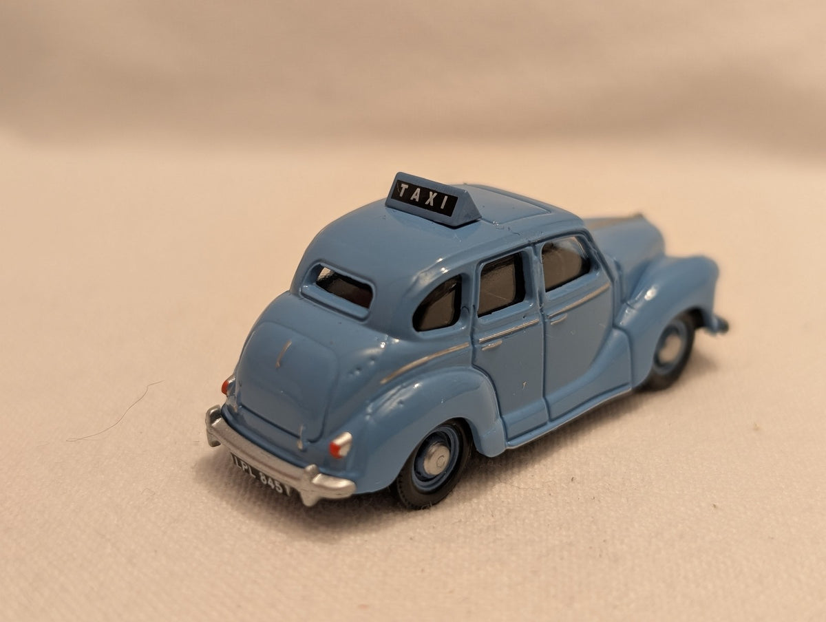 Classix 1:76 / OO Gauge Austin FX3 Taxi Die-cast Model Car LPL 845 Blue