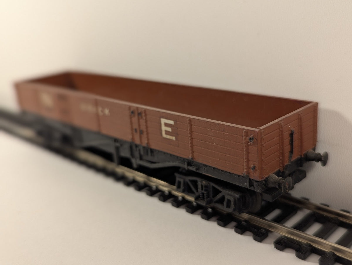 Tri-ang OO Gauge LNER Brick Wagon Goods Wagon NE Brown R219