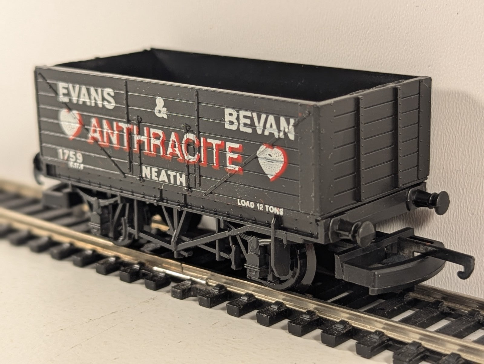 Lima L305613A OO Gauge Evans & Bevan Anthracite 7 Plank Open Wagon No. 1759