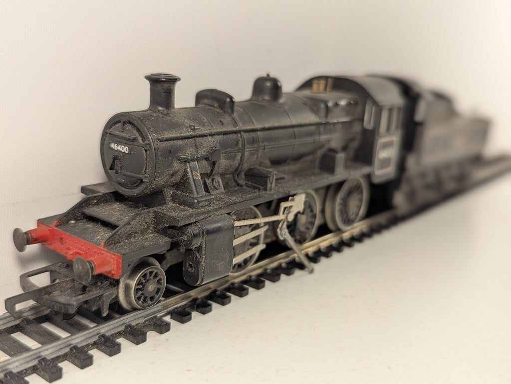 Tri-ang Hornby OO Gauge Ivatt Class 2MT 2-6-0 Steam Locomotive 46400 BR Black