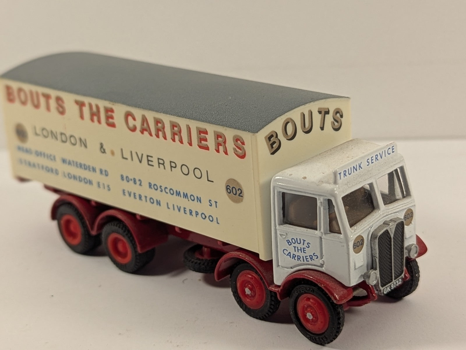 EFE 1:76 Scale AEC Mammoth Major MkI 8-Wheel Box Van Die-cast Model