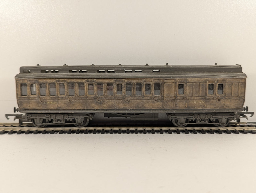 Tri-ang OO Gauge Clerestory Brake Third Coach Passenger Coach 62420 LNER Teak