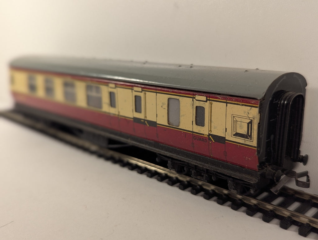 Hornby-Dublo OO Gauge BR Carmine & Cream Brake Third Coach Passenger Coach