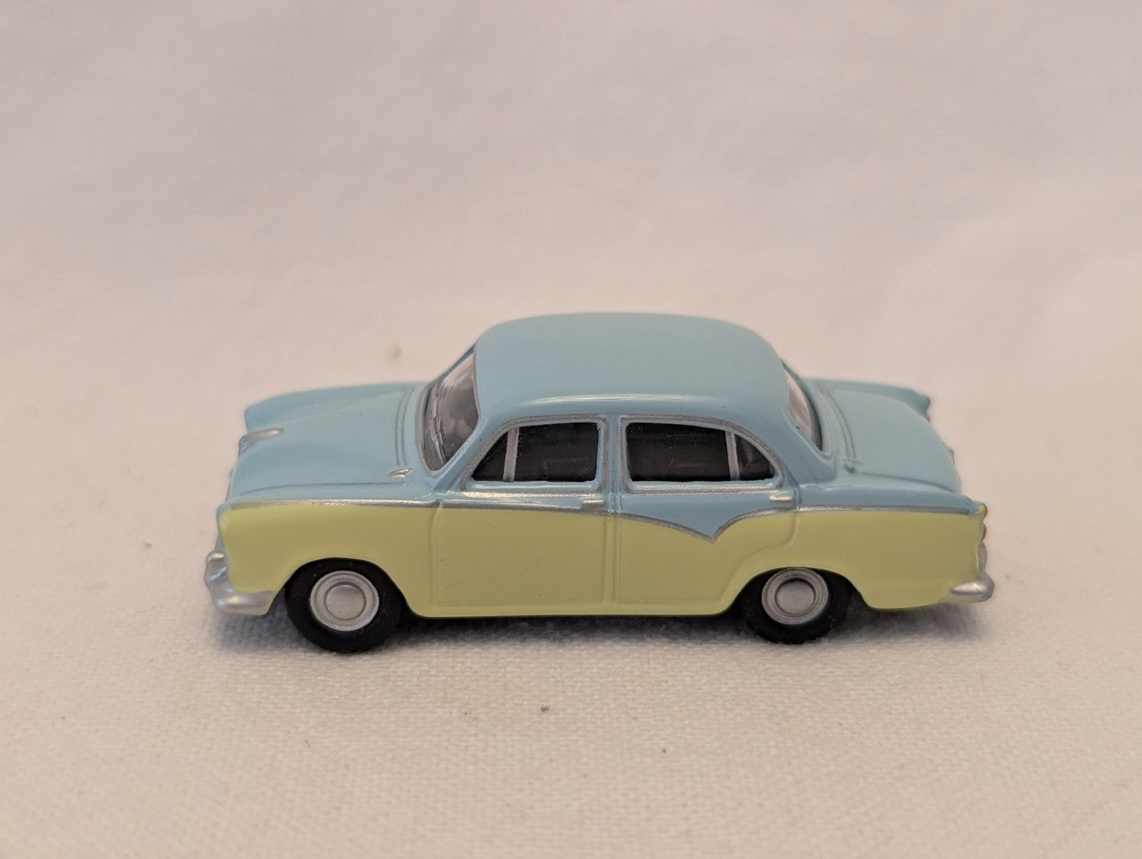 Oxford Diecast OO Gauge Singer Gazelle Series III Die-cast Model Car