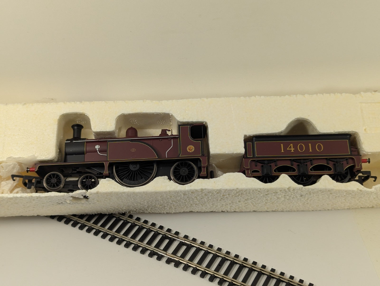 Hornby OO Gauge Midland Single 4-2-2 Steam Locomotive 14010 LMS Crimson