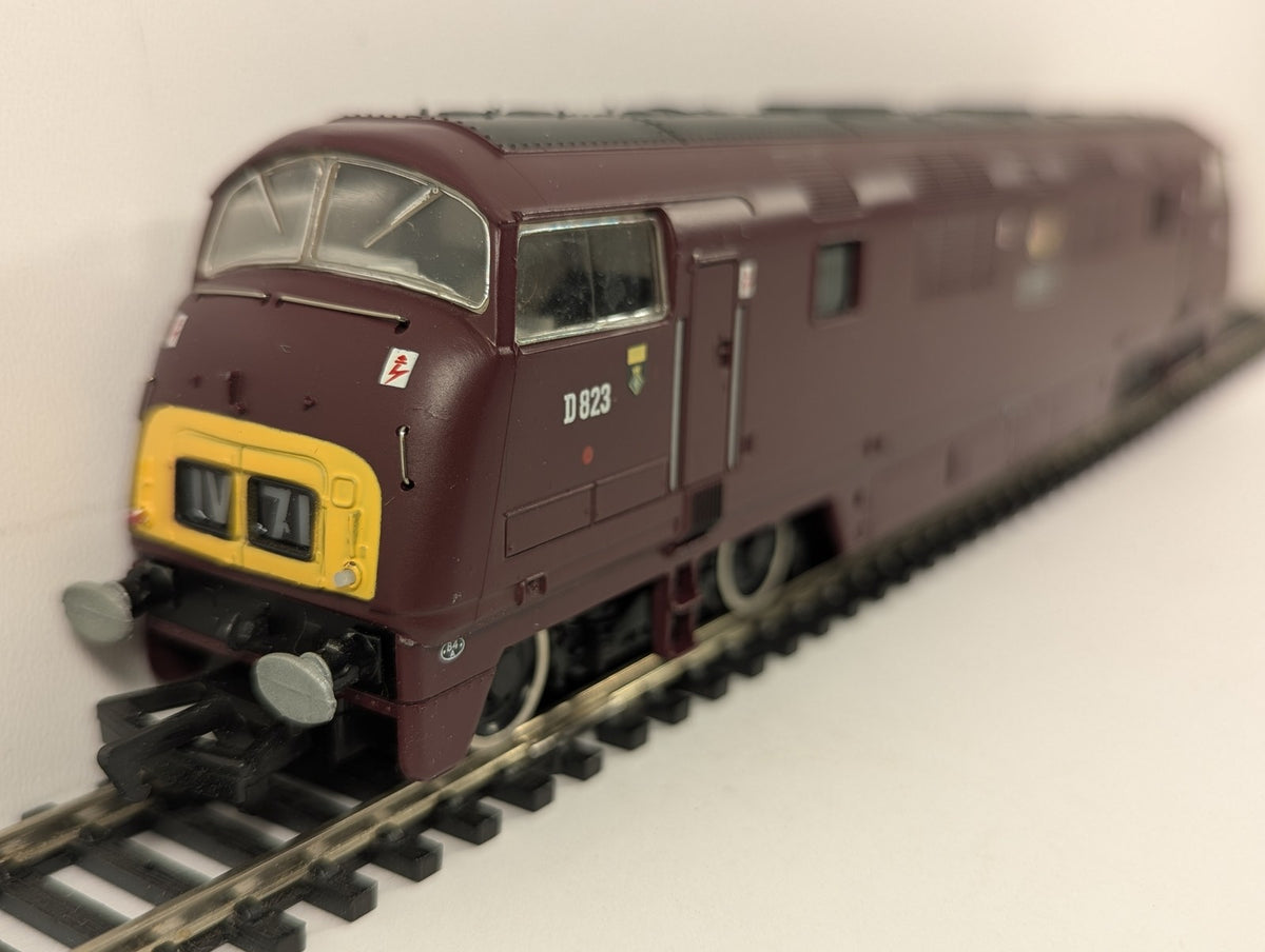 Mainline OO Gauge Class 42 Warship Class Hermes Diesel Locomotive D823 BR Maroon