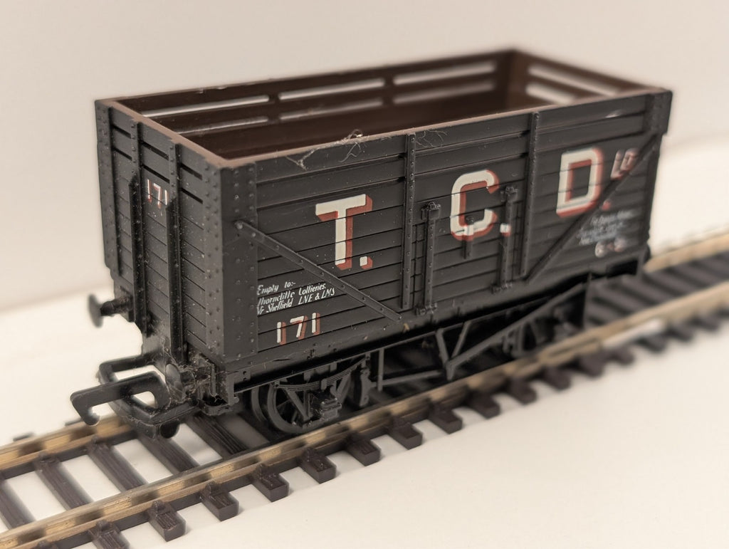 Mainline 37-158 OO Gauge Coke Wagon in T.C.D. livery, number 171