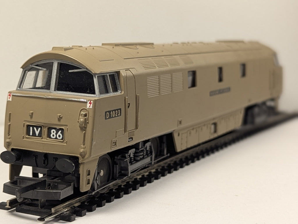 Lima OO Gauge Class 52 Western Enterprise Diesel Locomotive D1023 BR Desert Sand