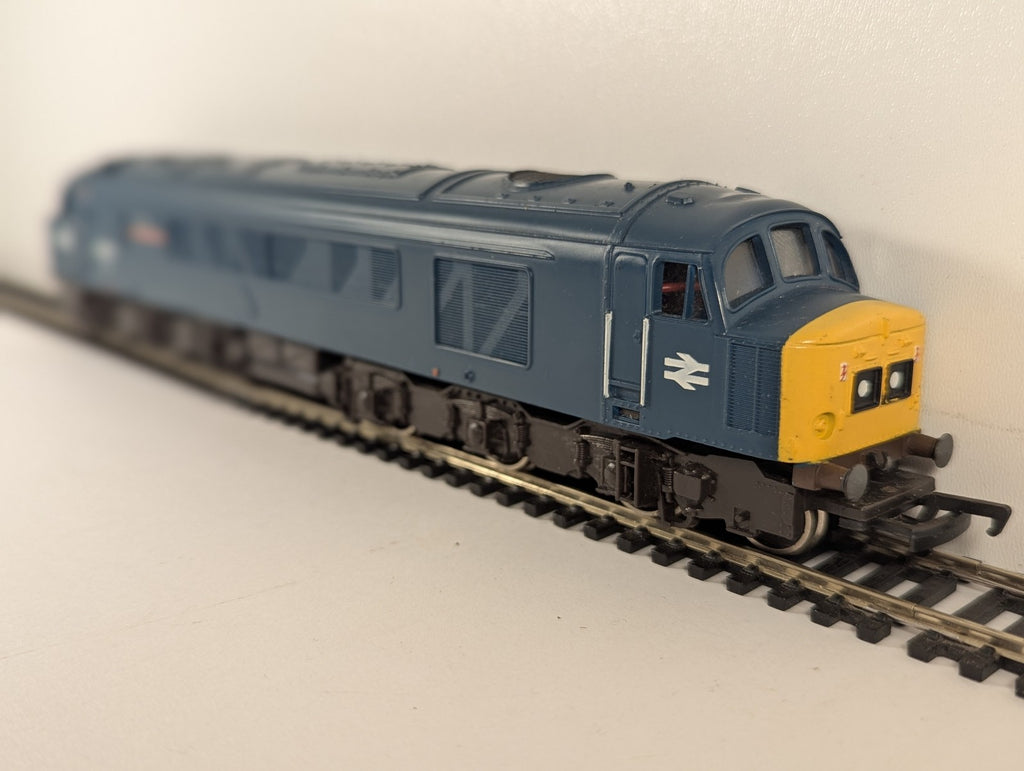 Mainline OO Gauge Class 45 'Royal Inniskilling Fusilier' Diesel Locomotive 45044