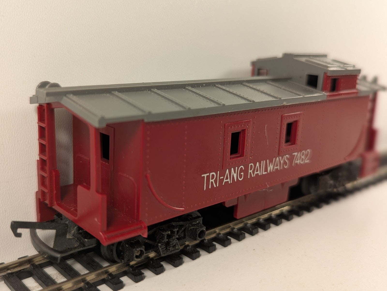 Tri-ang R115 OO Gauge Caboose Wagon 7482