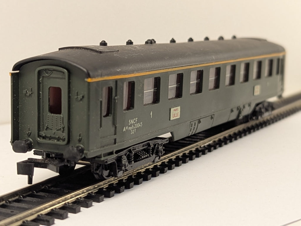 Hornby-Acho HO Gauge French SNCF Green Passenger Coach