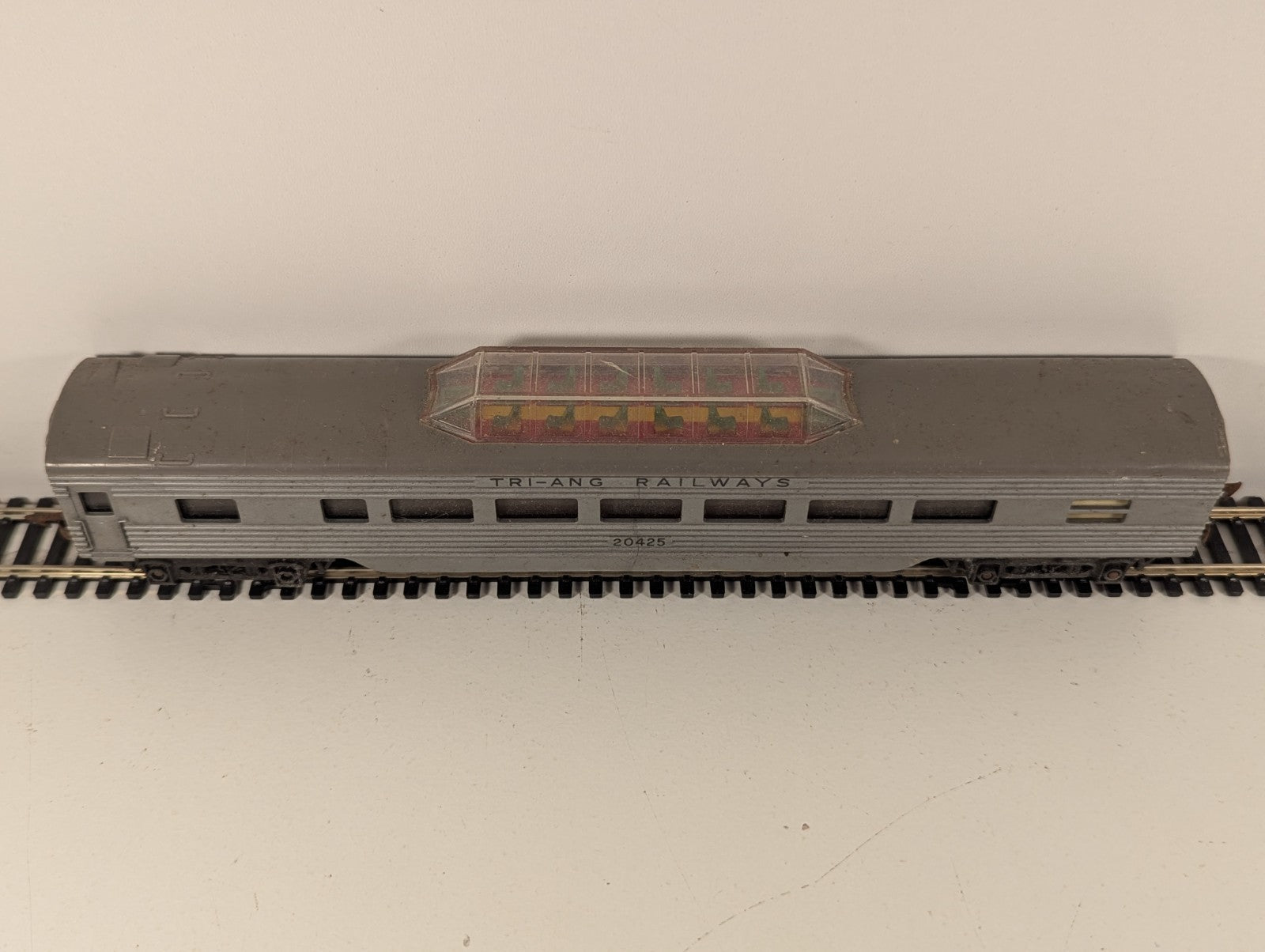 Tri-ang R25 OO Gauge Transcontinental Vista Dome Coach