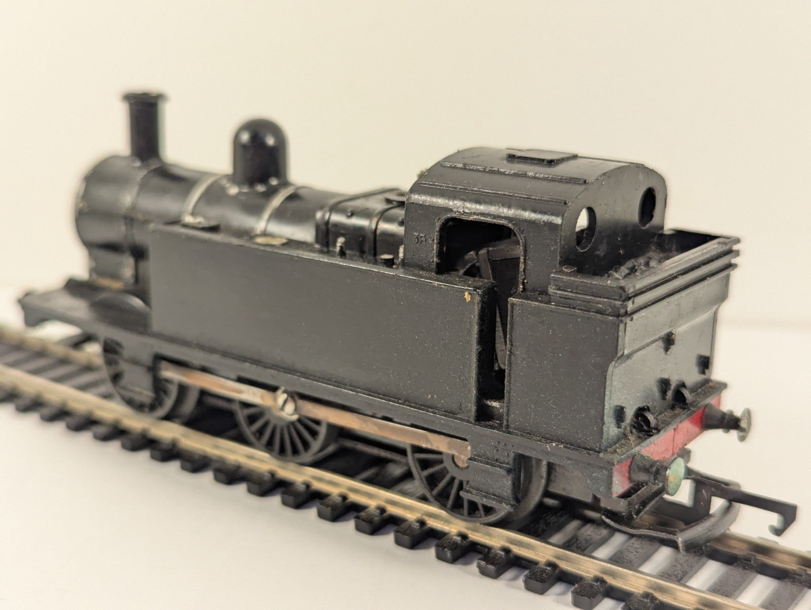 Tri-ang R52 OO Gauge BR Black Class 3F "Jinty" 0-6-0T - Missing Front Coupling