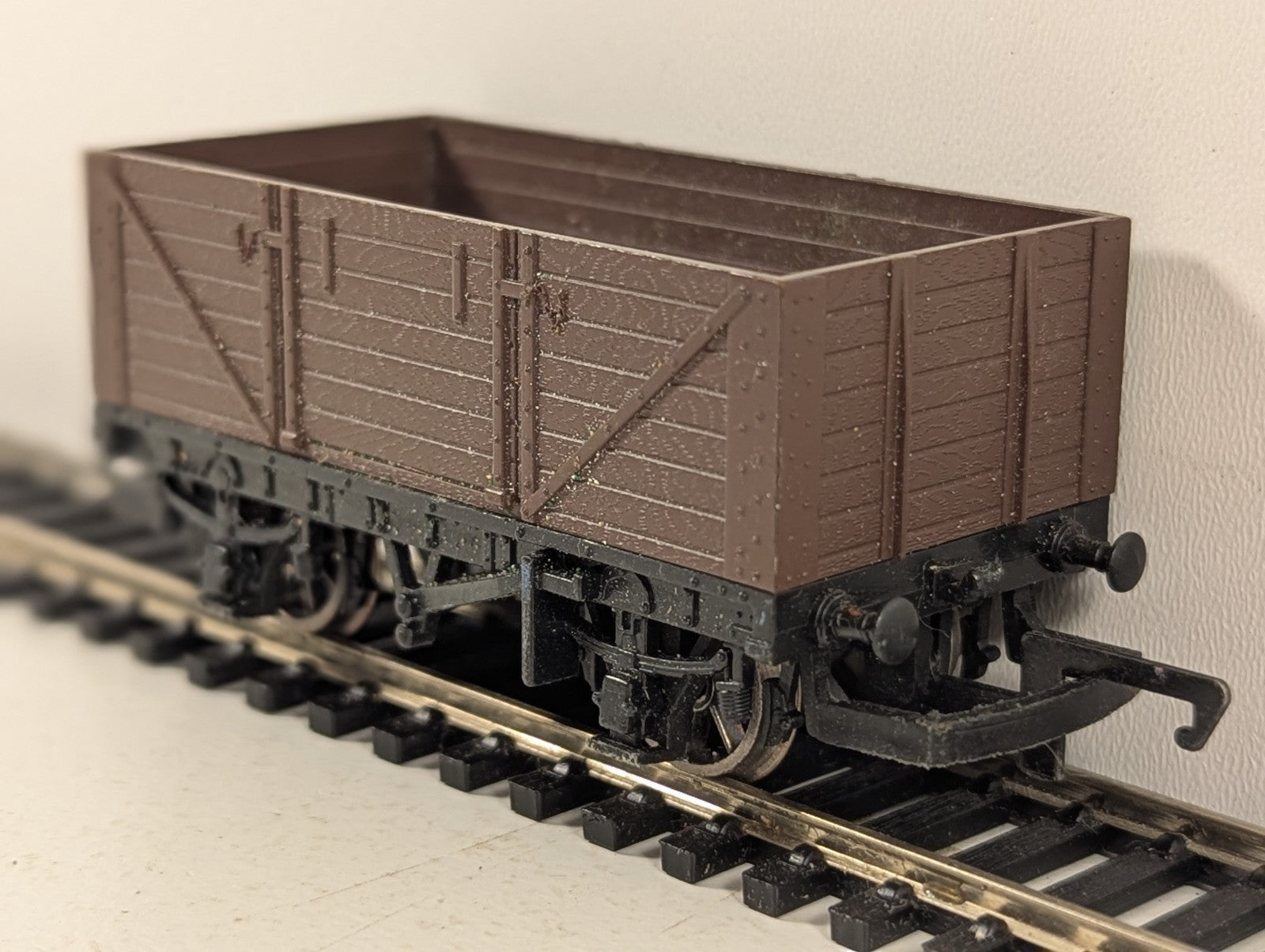 Hornby OO Gauge 7 Plank Open Wagon Goods Wagon Plain Brown