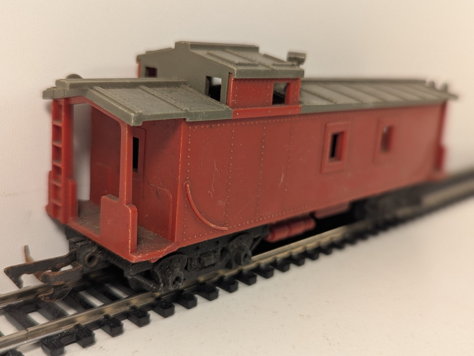 Tri-ang R115 Transcontinental Caboose Red