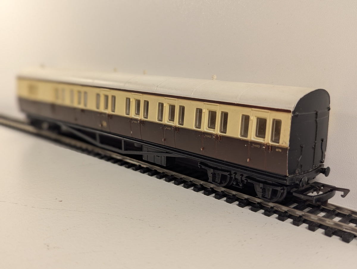 Airfix 54250 OO Gauge GWR Chocolate & Cream 3rd Class Suburban Brake Coach