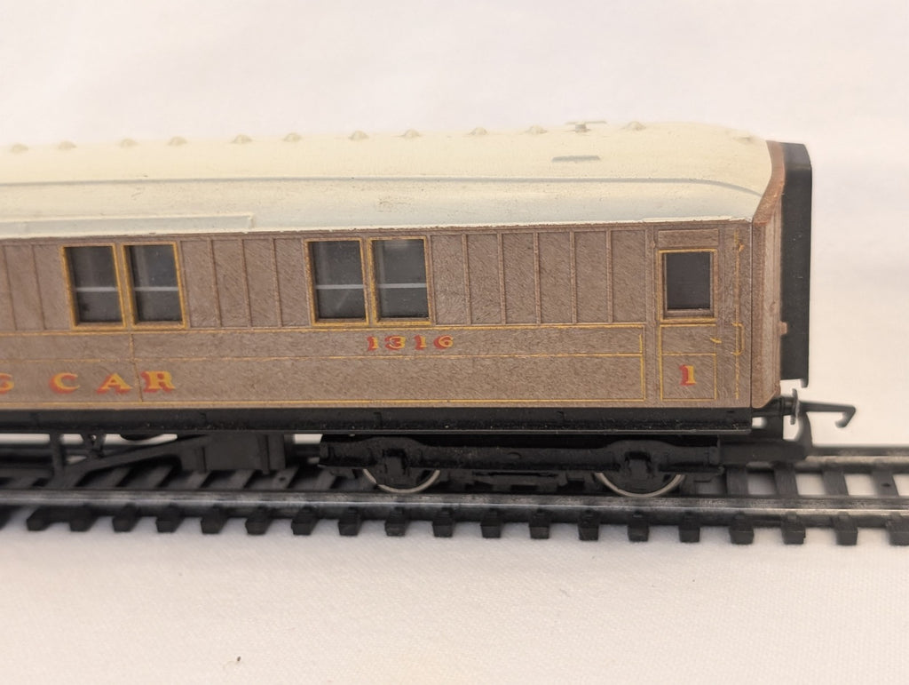 Hornby R430 OO Gauge LNER Sleeping Car No. 1237