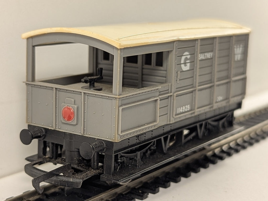 Hornby OO Gauge GWR 20t Toad Brake Van 'Saltney' 114925 GWR Grey R122