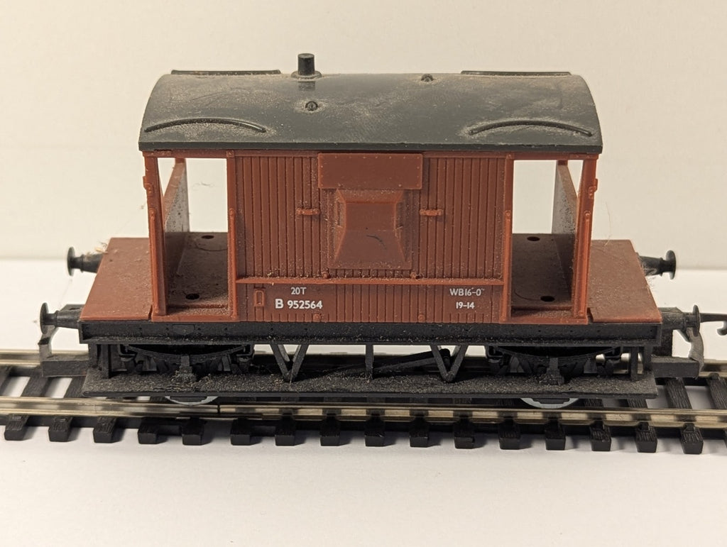 Hornby RailRoad OO Gauge BR 20 Ton Brake Van