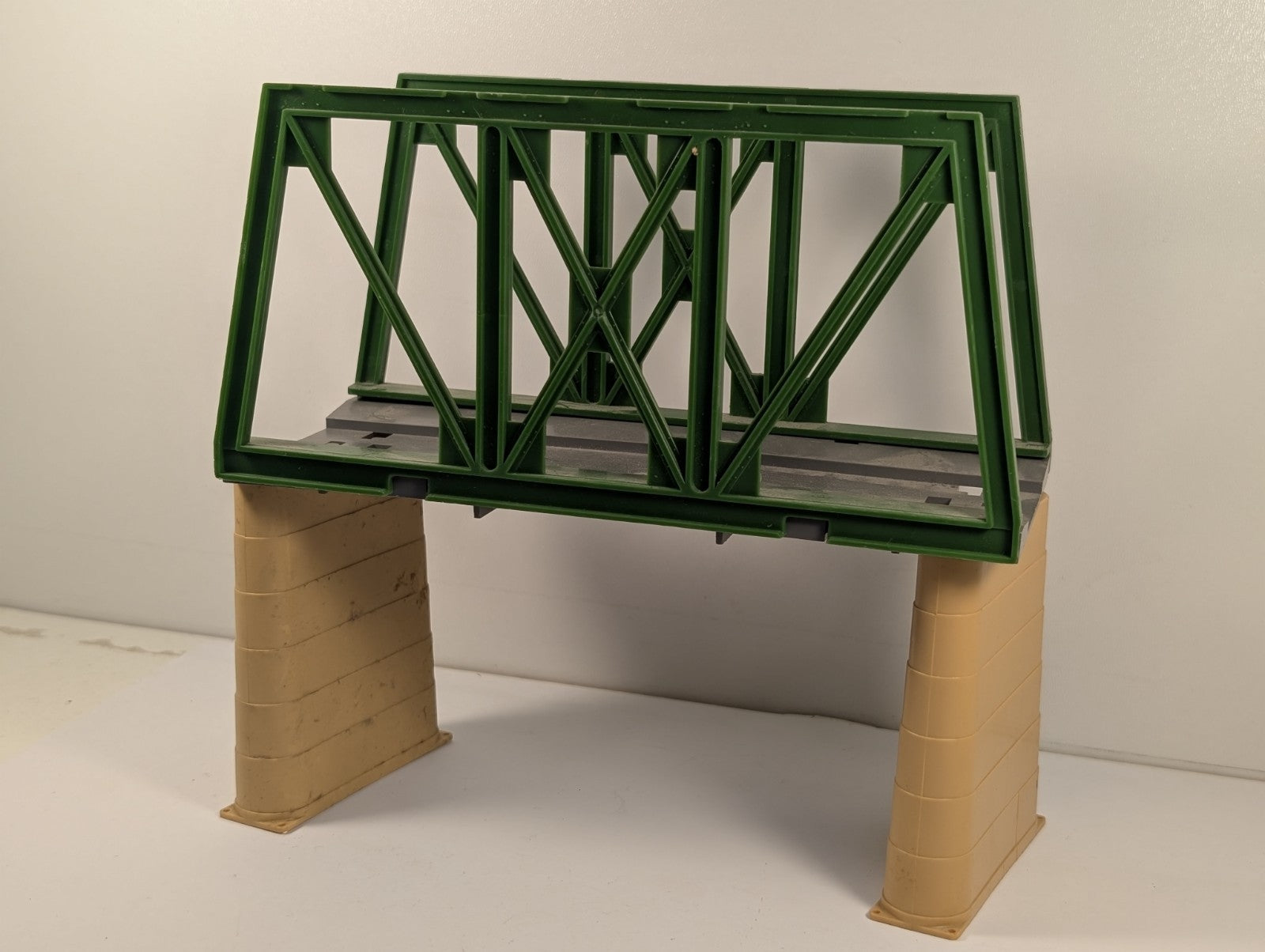 Hornby R657 OO Gauge Girder Bridge