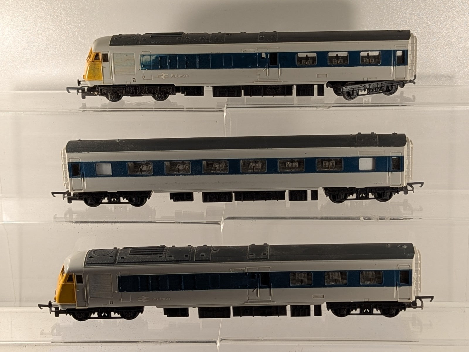 Tri-ang Hornby R555C OO Gauge BR Blue Pullman DMU Set