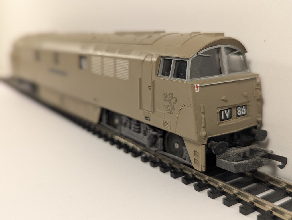 Lima OO Gauge Class 52 Western Enterprise Diesel Locomotive D 1023 Desert Sand