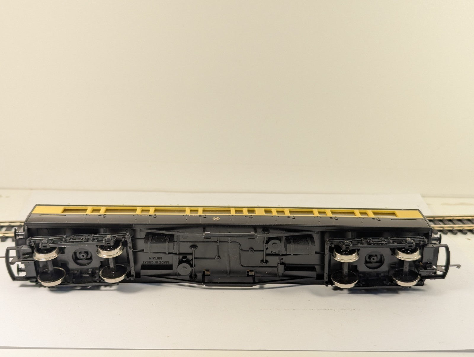 Hornby Railways R429 OO Gauge GWR 57ft Composite Coach Boxed