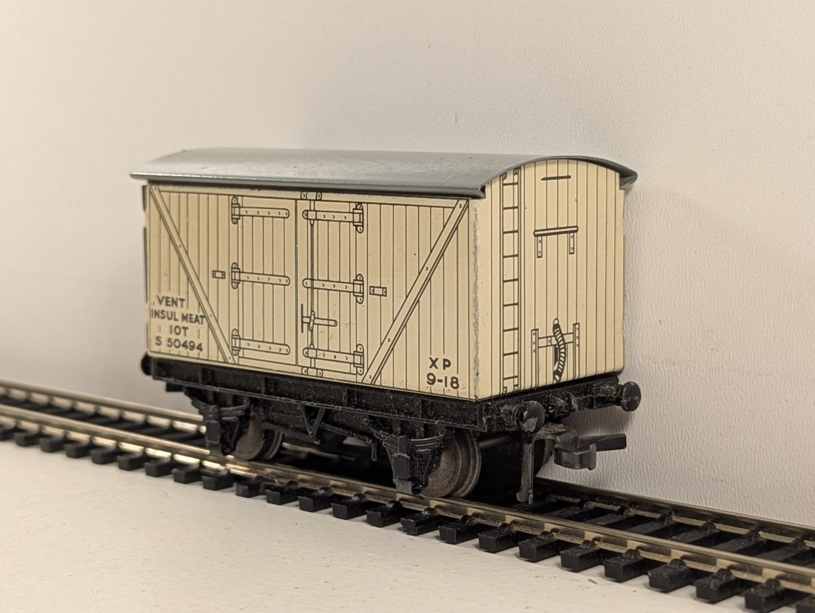 Hornby Dublo 32065 OO Gauge BR White D1 Meat Van - Boxed