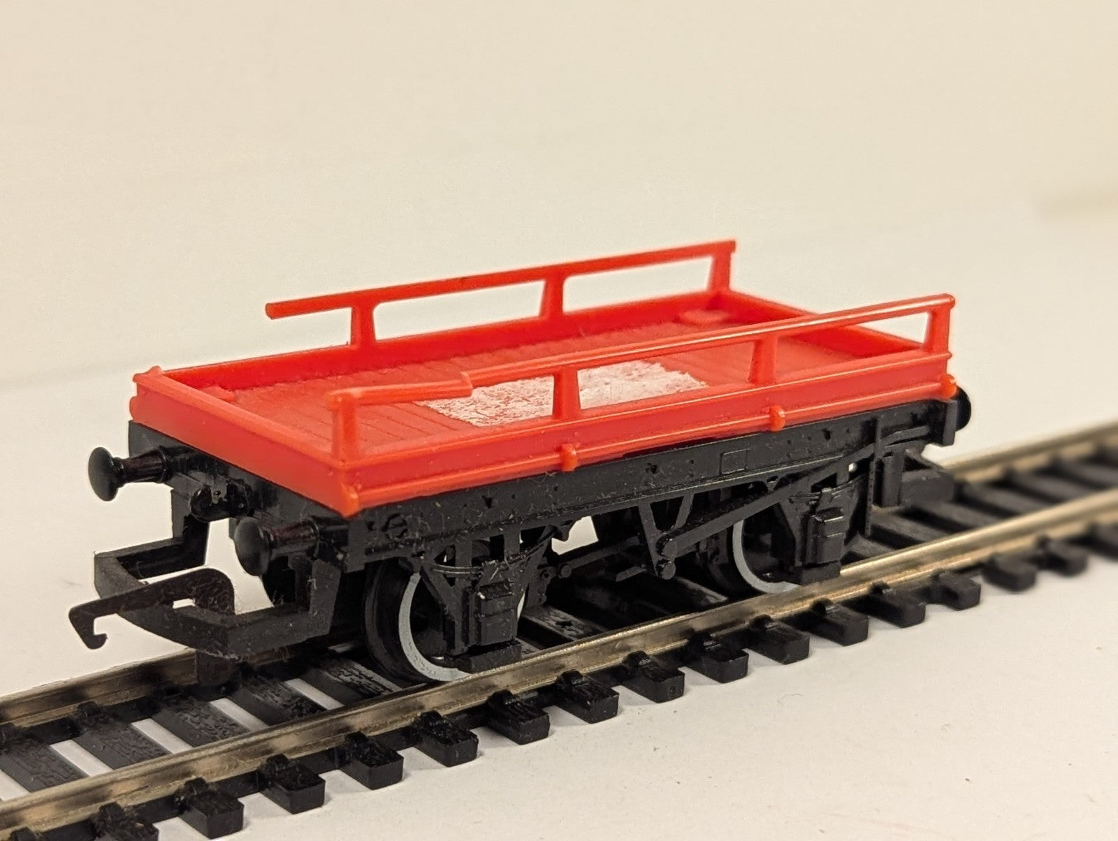 Tri-ang Hornby R17 Bolster Wagon OO Gauge - Damaged Railings